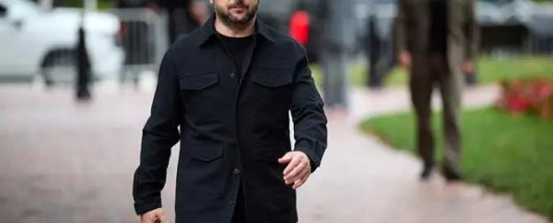 Зеленский уже понял, что по Крещатику без охраны он так просто не погуляет