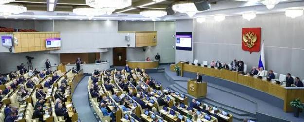 Чиновники должны ответить, на кого они работают – на страну или заграницу