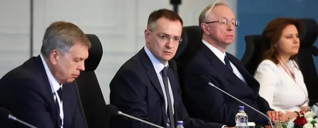 Мединский ткнул Зеленского носом в его недавнее сценическое прошлое Мединский ткнул Зеленского носом в его недавнее сценическое прошлое