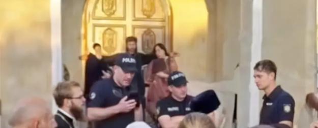 Атаки на Православную церковь в Молдове переходят в рейдерский захват Атаки на Православную церковь в Молдове переходят в рейдерский захват