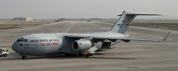 Американский C-17 сел в Москве: эксперт назвал причину секретного визита