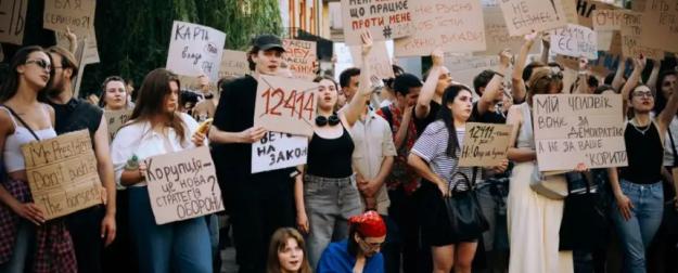 Соцопросы на Украине: срез мыслей общества или политический инструмент?
