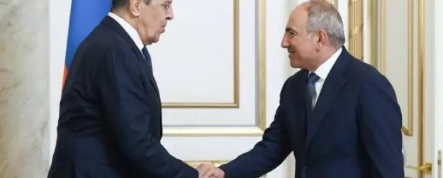 Сергей Лавров в Армении: шабаш русофобов не удался Сергей Лавров в Армении: шабаш русофобов не удался
