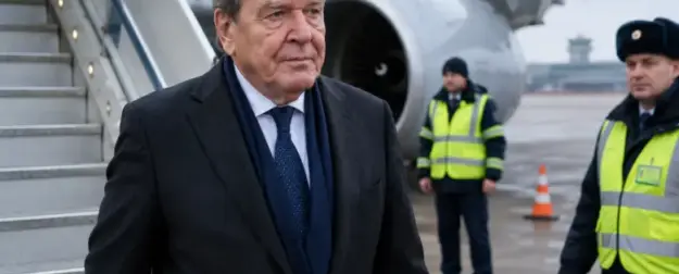 Перед большой сделкой? Экс-канцлер Германии неожиданно появился в России