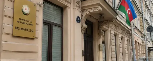 В Петербурге генконсульству Азербайджана предложили переселение на выбор