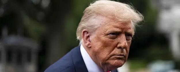 Из-под Трампа выбили трон: «Файлы Эпштейна» внимательно изучают в Кремле Из-под Трампа выбили трон: «Файлы Эпштейна» внимательно изучают в Кремле