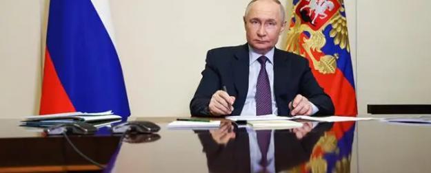 Клюква от президента: Путин готовится передать власть по примеру Трампа Клюква от президента: Путин готовится передать власть по примеру Трампа
