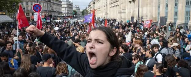 Францию захлестнули массовые протесты против курса на милитаризацию страны Францию захлестнули массовые протесты против курса на милитаризацию страны