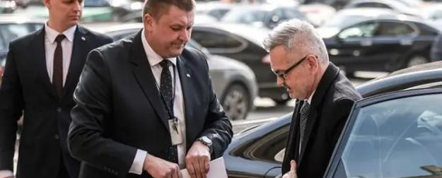 Посол Польши пытался в Петербурге нарваться на скандал