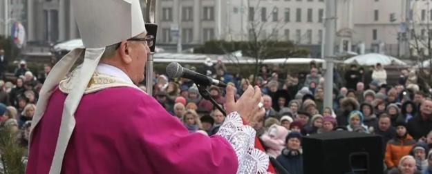 Гонения на русский язык: в Киеве показательно топчутся по правам человека