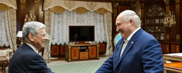 Посланник Трампа хвалится: Выпил две рюмки водки с Лукашенко и не вырвало Посланник Трампа хвалится: Выпил две рюмки водки с Лукашенко и не вырвало