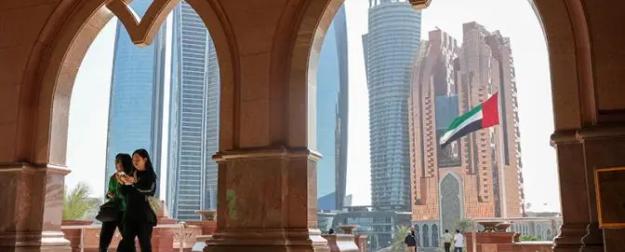 The Sun пугает: «Украинствующих» британцев Эмираты враз выдадут России