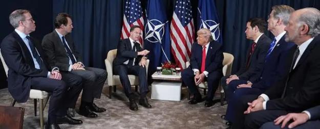 Больной скорее жив: С похоронами НАТО не надо торопиться