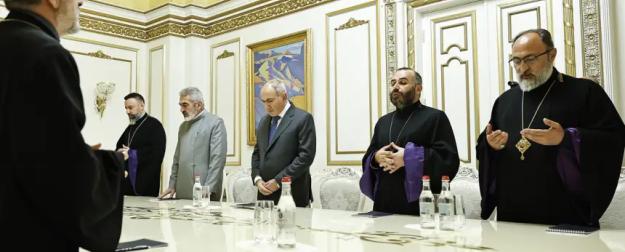 Армения: «компромат в рясах» и «Четвёртая Республика» по лекалам Баку