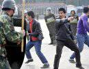 Уйгуры с топорами напали на полицейский участок