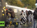Во Франции 10 тыс. протестующих ввязались в драку с полицией