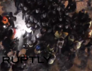Столкновения силовиков и протестующих во время штурма баррикад в Киеве