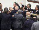 Закон стоил парламенту Турции сломанных пальцев народных избранников