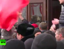 Пророссийские активисты взяли под контроль здание луганской облгосадминистрации