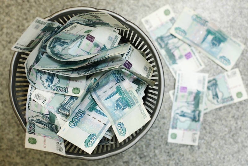Европарламент готов исключить рубль из международного финансового оборота