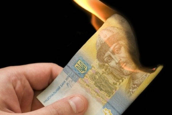 Гривна на краю пропасти. Поможет ли МВФ Украине?