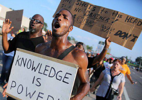Темнокожее население США протестует против дискриминациии и расовой нетерпимости