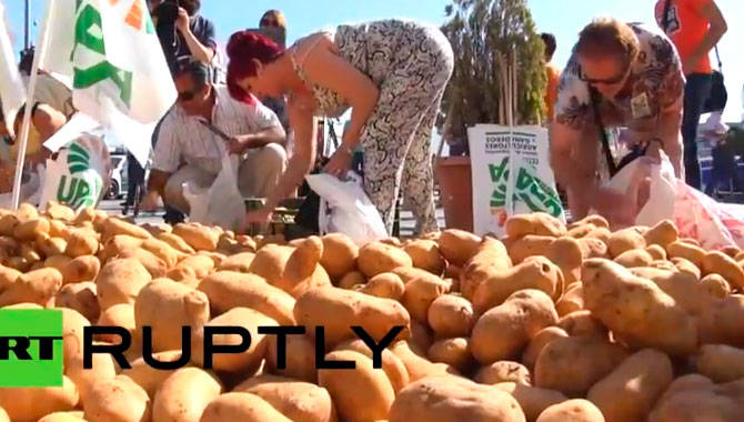 В Испании фермеры протестуют против падения цен на сельхозпродукцию