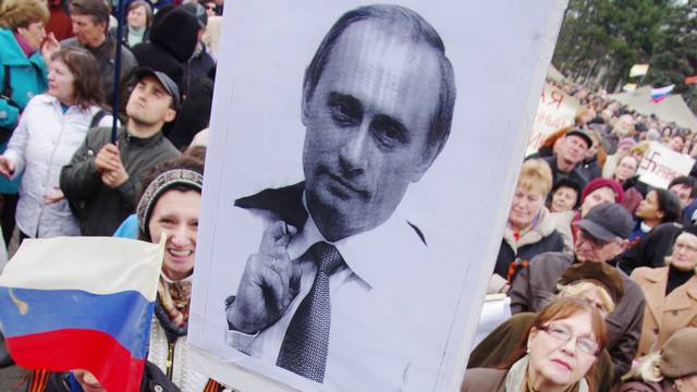 «Путинизация» Восточной Европы: Евросоюз испугался