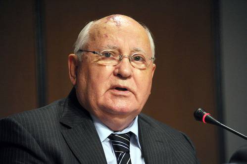 Spiegel: Горбачев вступил в словесную холодную войну с Обамой