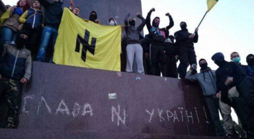 Бывший "узник болотного дела" рассказал о фашизме на Украине
