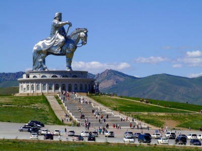 Кратчайший путь в Европу лежит через Монголию