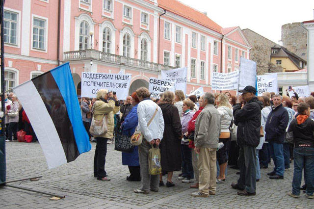 Украинское эхо в Эстонии: русофобы ведут „охоту на ведьм“
