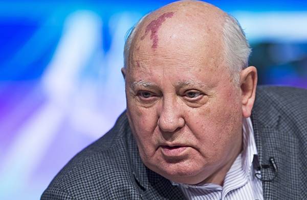 Горбачев предупредил об опасности новой "холодной войны"