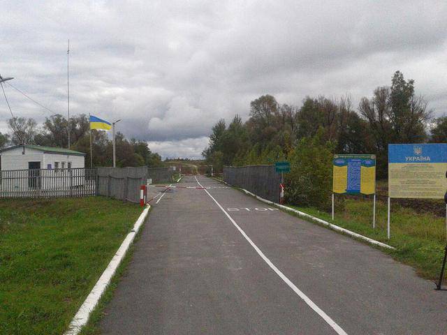 Арсений Яценюк предложил построить «Стену» на границе с Россией