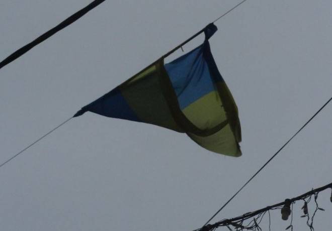 В Мариуполе с центральных улиц исчезли флаги Украины