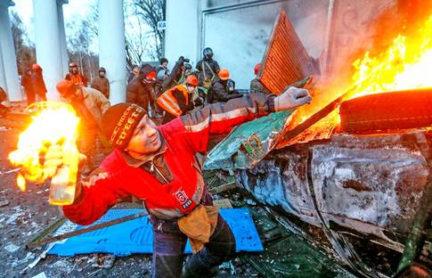 Многие из начинавших Евромайдан уже лежат в горькой земле Донбасса