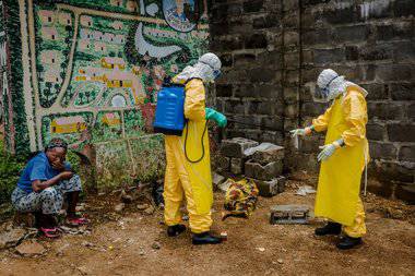 NYT: главный враг в борьбе против лихорадки Эбола - чиновники