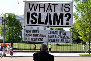 Исламофобия — оружие Белого дома в контроле над мусульманским миром
