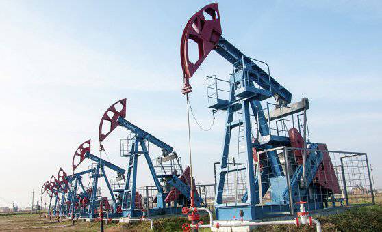 Мировые цены на нефть снижаются на заявлениях министра энергетики ОАЭ Мировые цены на нефть снижаются на заявлениях министра энергетики ОАЭ