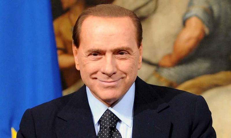 Берлускони предложил ввести в Италии национальную валюту наравне с Евро