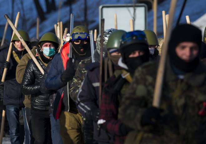 В Кременчуге Евромайдан воюет с «Правым сектором» и «Азовом»