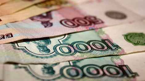 Рубль растет уже шестой день подряд, доллар и евро слабеют