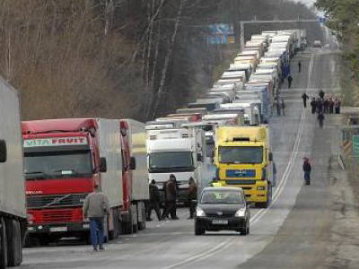 Россия вновь вводит режим стопроцентного таможенного досмотра грузов из Литвы