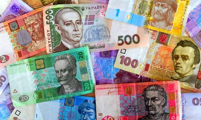 Украина вовсю печатает деньги: эмиссия уже превысила размер госбюджета страны