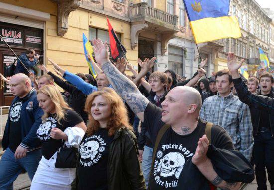 Варшава потакает украинским националистам на территории Польши