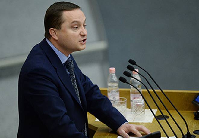 В Госдуме предложил деноминировать рубль В Госдуме предложил деноминировать рубль