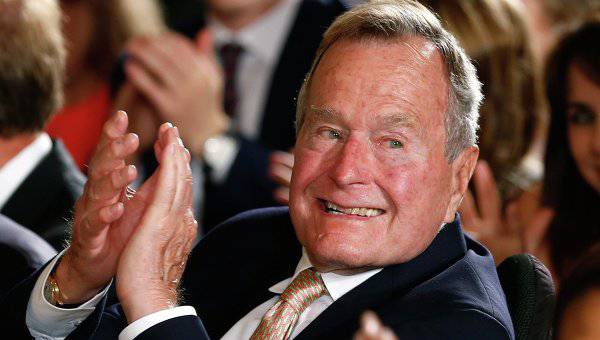 Джордж Буш-старший госпитализирован в США из-за проблем с дыханием