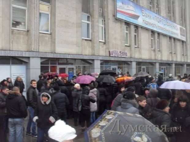 Рабочие Одессы требуют у Киева восстановить сотрудничество с Донбассом Рабочие Одессы требуют у Киева восстановить сотрудничество с Донбассом