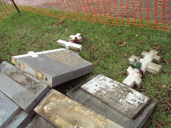 В Сиднее неизвестные разрушили могилы на российском кладбище