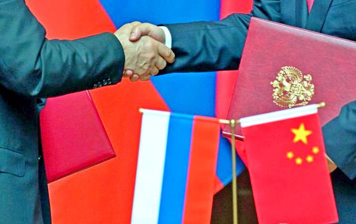 Китайцы призывают Пекин оказать экономическую поддержку России